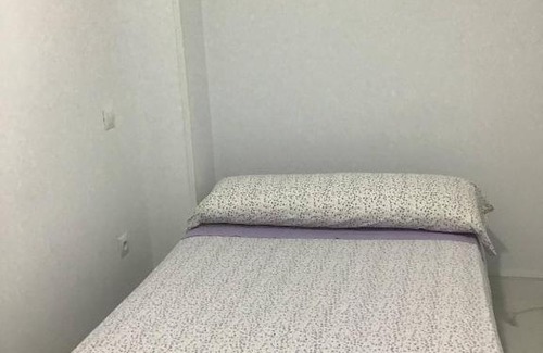 San Isidro House | Room in Apartment - Habitacion 05 Carpetana Madrid