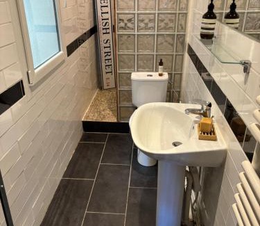 1st Arrondissement House | Room in Apartment in Palais Longchamp, Marseille
