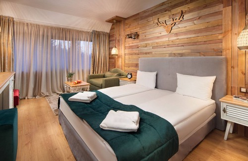 Maritsa Bed & Breakfast | Room in B&B - Hotel Moura Deluxe Room N5186