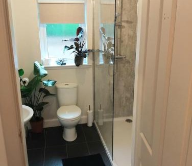 Cromarty Firth House | Room in bungalow
