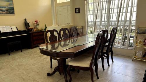 Citrus Park House | Room in citrus park and carollwood, close to the airport & downtown