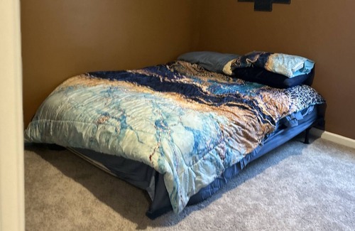Fountain Inn House | room in Cozy 5 bedroom with Fireplace ,driveway and Large fenced Yard