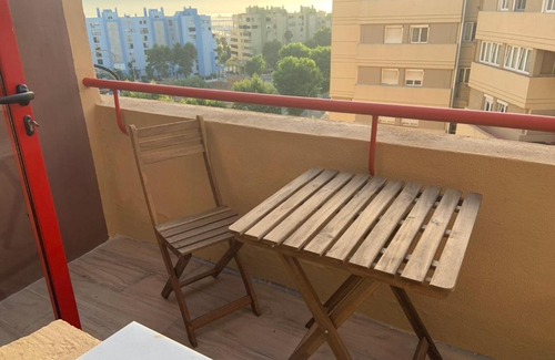 La Linea de la Concepcion House | Room in a shared apartment touching the border :)