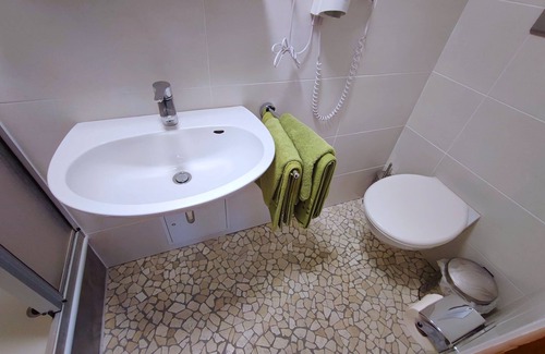 Hundsbach Bed & Breakfast | Room in Guest Room - Pension Forelle Double Room