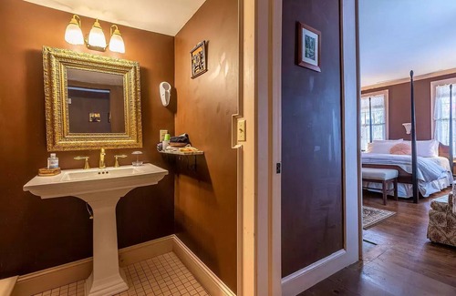 Chester Bed & Breakfast | Room in Historic Inn! 20 Minutes to Okemo!