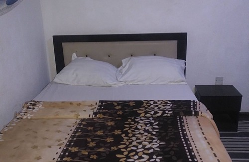 Gbagada House | Room in House - Unrivaled Comfort at Val's Residence With King-sized bed