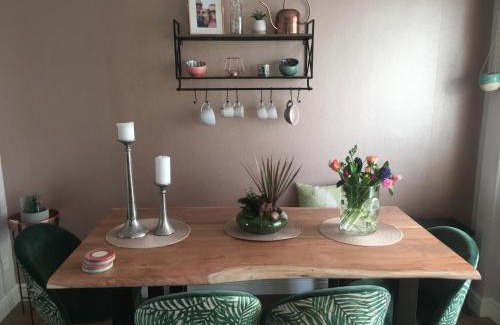 Vale of Glamorgan House | Room in house with breakfast incuded