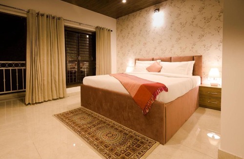 Landour House | Room in Lodge - Oakwood 301 - Elegant Private Room With Balcony