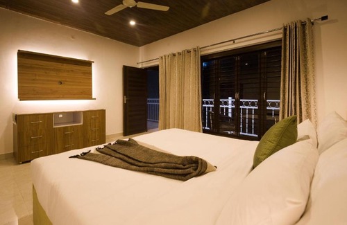 Landour House | Room in Lodge - Oakwood 302 - Elegant Private Room With Balcony at Landour, Mussoorie
