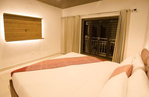 Landour House | Room in Lodge - Oakwood 301 - Elegant Private Room With Balcony at Landour, Mussoorie