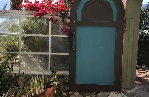 Desert Hot Springs Bed & Breakfast | Room in Mid Century Modern Desert Home