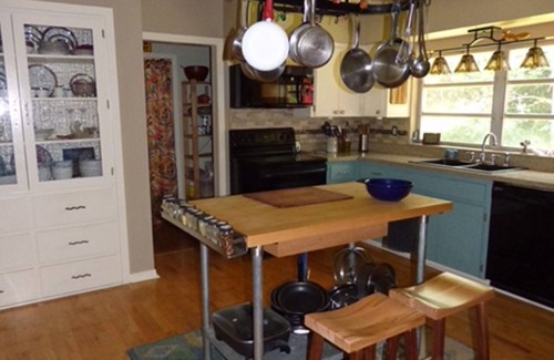 Temple Terrace Bed & Breakfast | Room in quiet neighborhood close to I-75, USF, H Lee Moffitt, Verizon & More