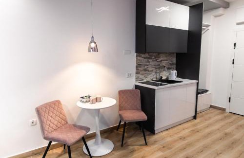 Subotica Apartment | Room Jacuzzi “ATHENA”