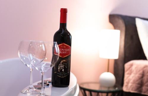 Subotica Apartment | Room Jacuzzi “ATHENA”