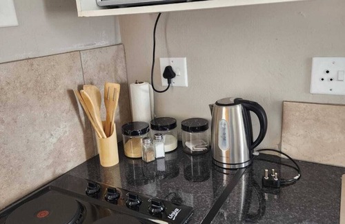 Govan Mbeki House | Room-khutsong Apartmentss