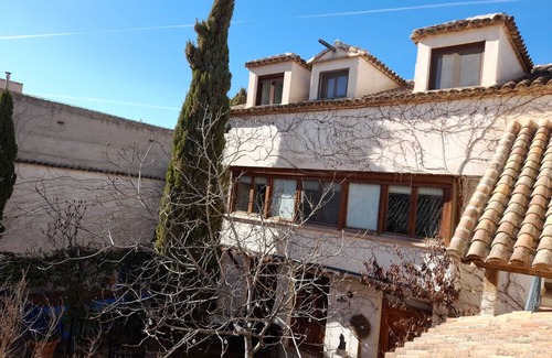 Consuegra Apartment | Room 'La Camara' with Shared Pool, Wi-Fi and Air Conditioning