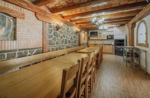 Palacios de la Sierra Apartment | Room 'La Dehesa' with Mountain View, Shared Terrace and Wi-Fi