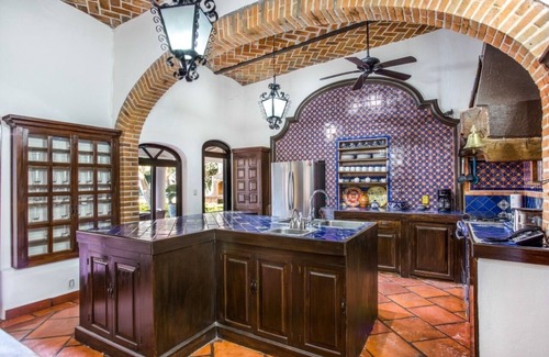 Ajijic Bed & Breakfast | Room "Los Naranjos" in Casa Caroline Bella