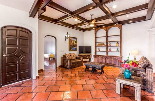 Ajijic Bed & Breakfast | Room "Los Naranjos" in Casa Caroline Bella