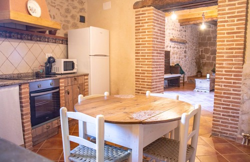 La Mata de los Olmos Apartment | Room 'Madre' in La Mata de los Olmos