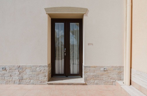 Rilievo Apartment | Room 'Maidda' with Shared Garden, Wi-Fi and Air Conditioning