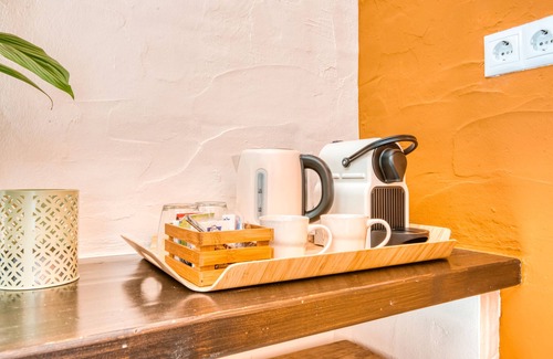 Adsubia Apartment | Room 'Mimbre' with Mountain View, Wi-Fi and Air Conditioning