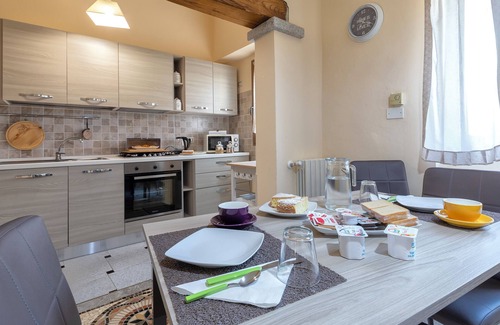 Santa Maria Coghinas Apartment | Room 'Mirto' with Shared Terrace, Wi-Fi and Air Conditioning