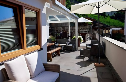 Burgusio Apartment | Room 'Moriggl Zimmer Seilschaft' with Mountain View, Shared Terrace and Wi-Fi