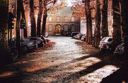 Historical Center Bruges House | ROOM N°2 - Bruges City Center Suite Stays