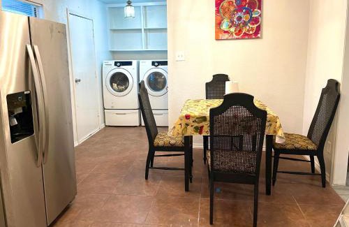 Dallas House | Room near downtown Dallas4
