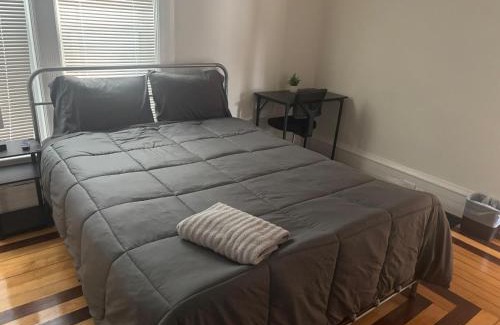 Dorchester House | Room Near South Bay Mall & Andrew Train Station