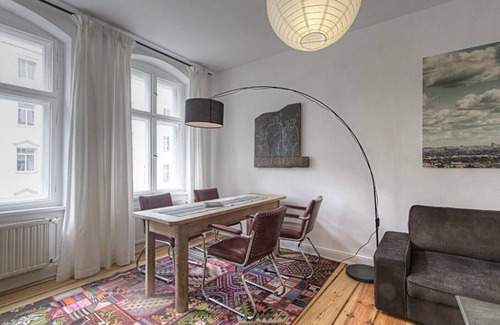 Offenbach am Main Apartment | room of 80 m². Comfort and lift.