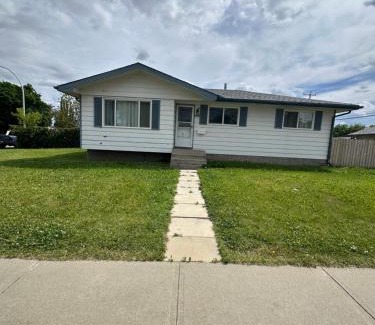 Northeast Edmonton House | Room of mine