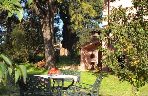 Gavorrano Apartment | Room 'Oliva' with Shared Garden and Wi-Fi