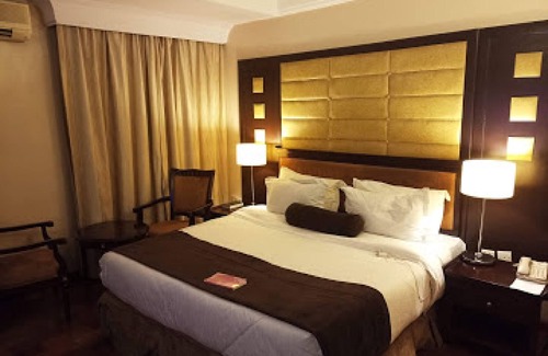 Ibadan Hotel | Room-owu Crown Hotel - Deluxe Twin Bed R