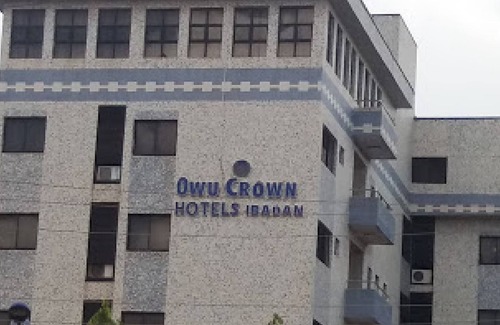 Ibadan Hotel | Room-owu Crown Hotel - Deluxe Twin Bed R