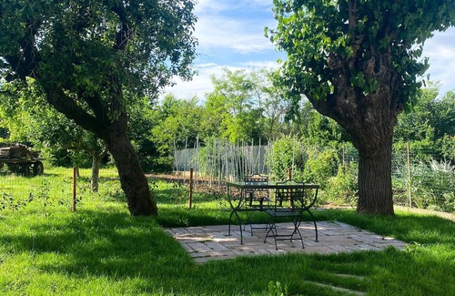 Quargnento Apartment | Room 'Pistapeijvri' with Private Garden, Wi-Fi and Air Conditioning