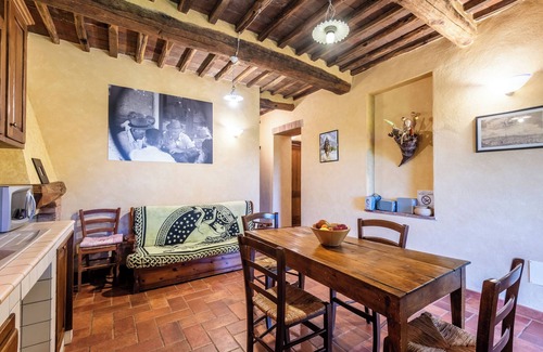 Monticiano Apartment | Room 'Podere Marroneto - Camera 3' with Mountain View, Shared Pool and Wi-Fi