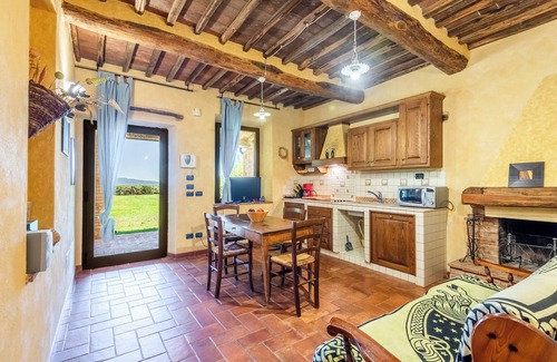 Monticiano Apartment | Room 'Podere Marroneto - Camera 3' with Mountain View, Shared Pool and Wi-Fi