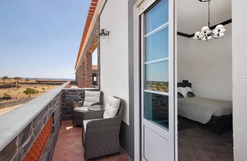 Espirito Santo Apartment | Room 'Quarto Castanho-Countryside View-with Patio' with Shared Pool, Wi-Fi and Air Conditioning