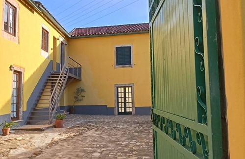 Coimbra Apartment | Room 'Quarto 5 Rc - Quinta Df' with Mountain View, Wi-Fi and Air Conditioning
