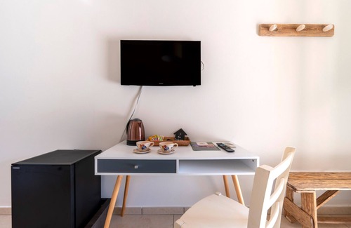 Castromediano Apartment | Room 'San Biagio - Deluxe 3' with Shared Pool, Wi-Fi and Air Conditioning