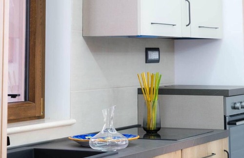 Mazzarino Apartment | Room 'Stanza Dell'Olio' with Shared Terrace, Wi-Fi and Air Conditioning