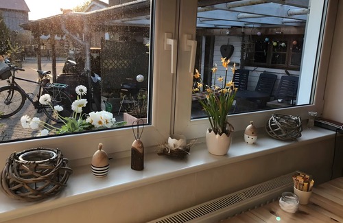 Schafflund Apartment | Room 'Storchennest' with Shared Terrace, Shared Garden and Wi-Fi