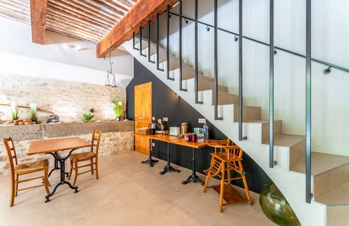 Les Angles Apartment | Room 'Sylviane' with Shared Terrace, Shared Garden, and Air Conditioning
