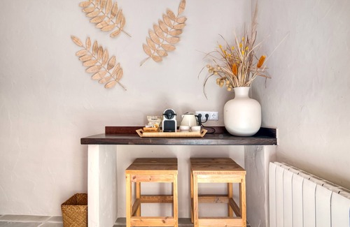 Adsubia Apartment | Room 'Tierra' with Mountain View, Wi-Fi and Air Conditioning
