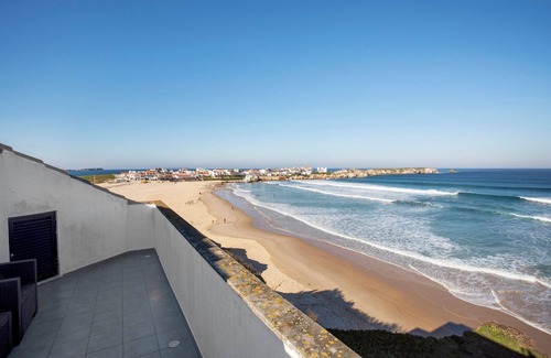 Baleal Apartment | Room 'Top Floor North Suite' with Sea View, Private Terrace and Wi-Fi