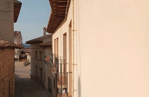 Villarluengo Apartment | Room 'Twin Con Balcón' with Balcony and Wi-Fi