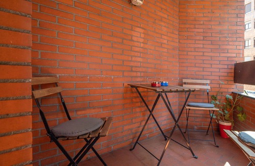 Distrito Llano Apartment | Room 'Varsovia' with Wi-Fi