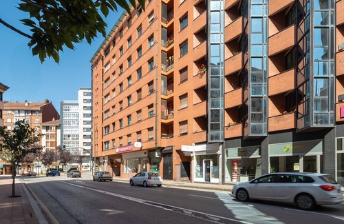 Distrito Llano Apartment | Room 'Varsovia' with Wi-Fi